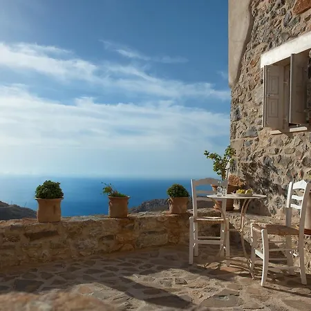 Ξενοδοχείο με διαμερίσματα θαλόρη 4*