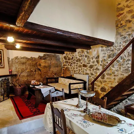 Ξενοδοχείο με διαμερίσματα θαλόρη 4*