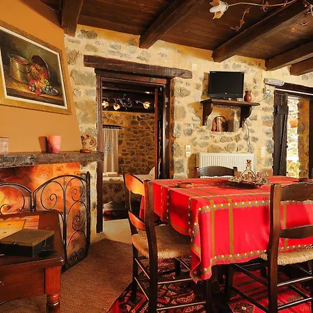 מלון דירות Thalori Traditional Ecotourism Village